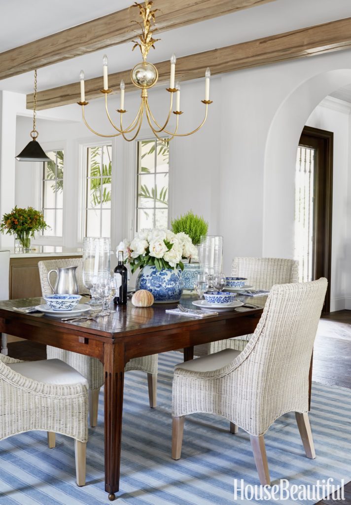 How to Decorate a Dining Room Table? – The Housing Forum