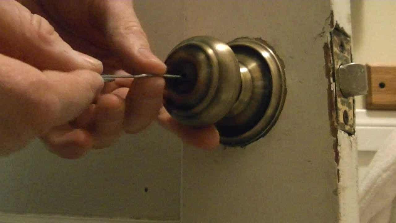 How To Unlock A Bathroom Door The Housing Forum