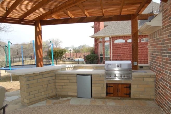 Outdoor Kitchen